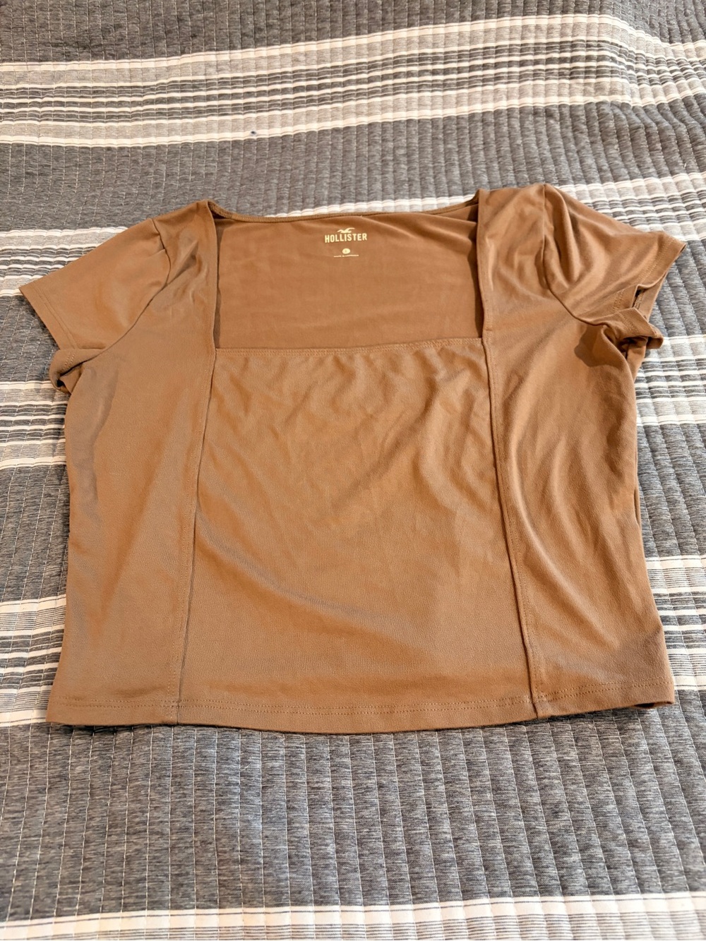 Hollister Women's large Brown Smooth feel Square-Neck Short Sleeve Top